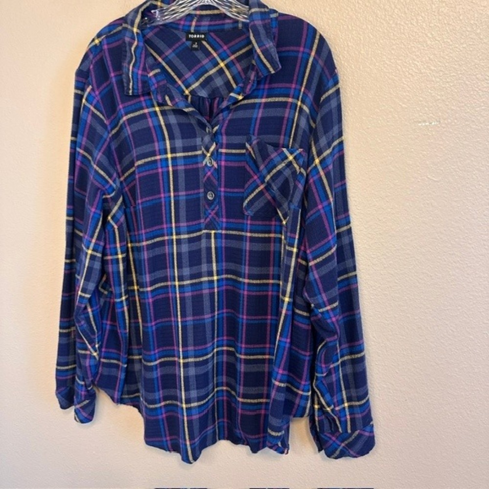 Torrid Navy Blue Plaid Crinkle Gauze‎ Button Back Tunic Long Sleeve Blouse 3X